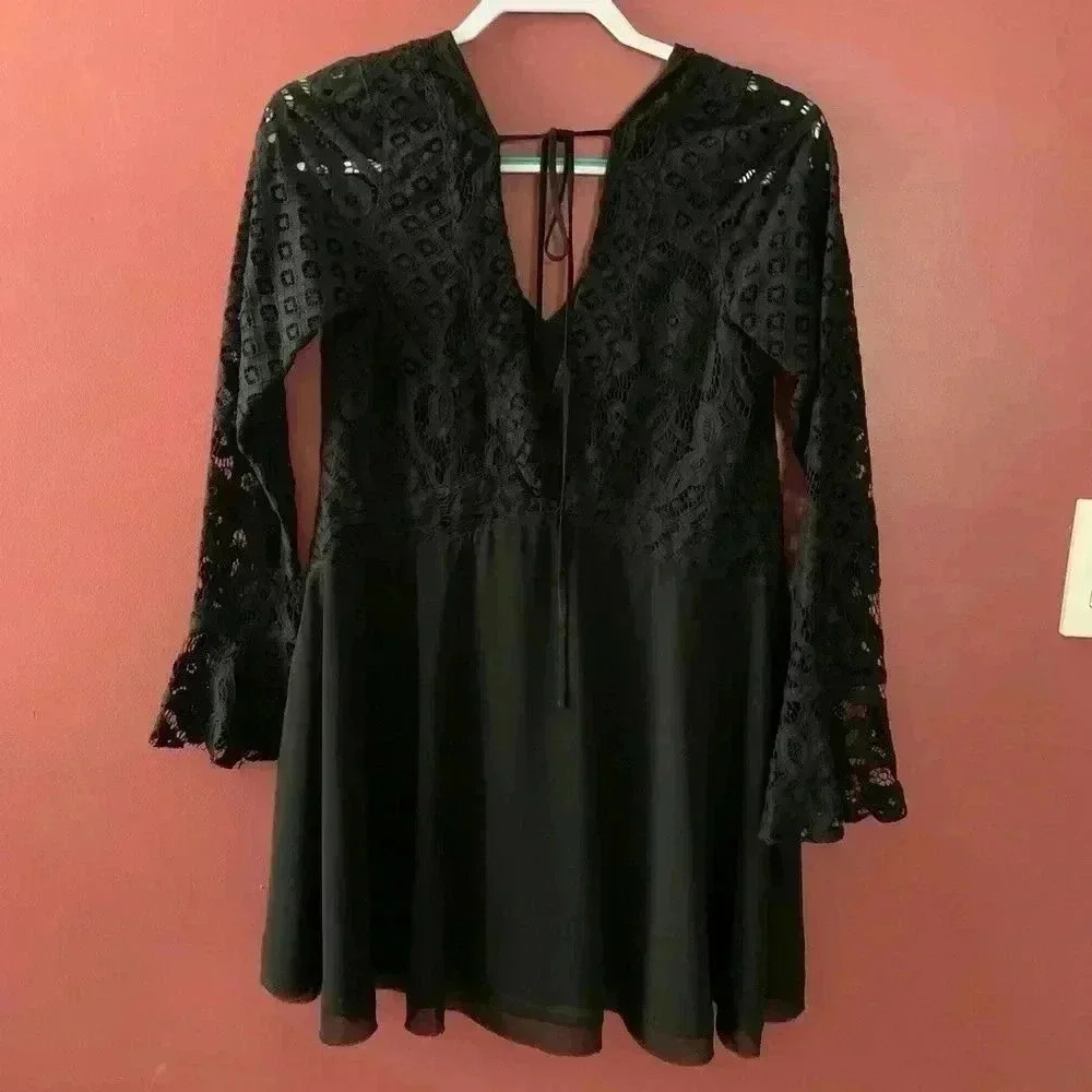Tularosa Black Lace Dress - Picture 7 of 7